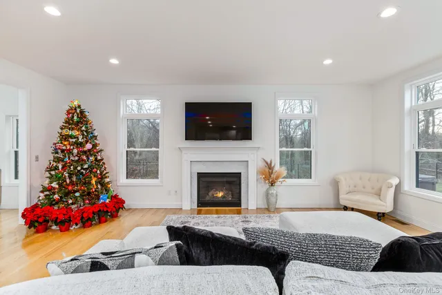 $1,250,000 | 15 Shaw Lane, East Moriches, NY 11940