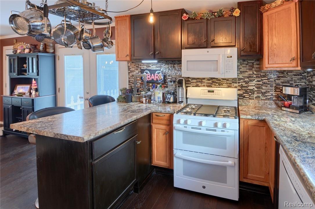 2251 South Graham Road Flint, MI 48532 - Photo 24 of 42 DSC_1644-HDR(3).jpg