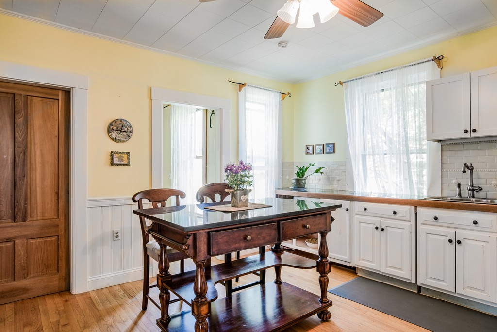 79 Prospect Street Clinton, MA 01510 - Photo 6 of 24 Gallery Image 6