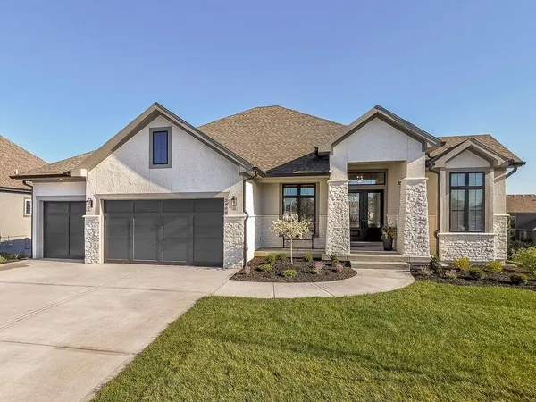 $1,282,900 | 2908 Northeast 102nd Street, Kansas City, MO 64155