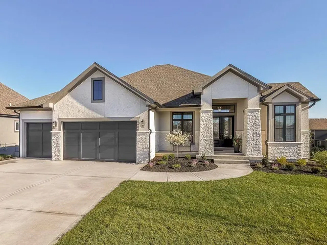 $1,282,900 | 2908 Northeast 102nd Street, Kansas City, MO 64155