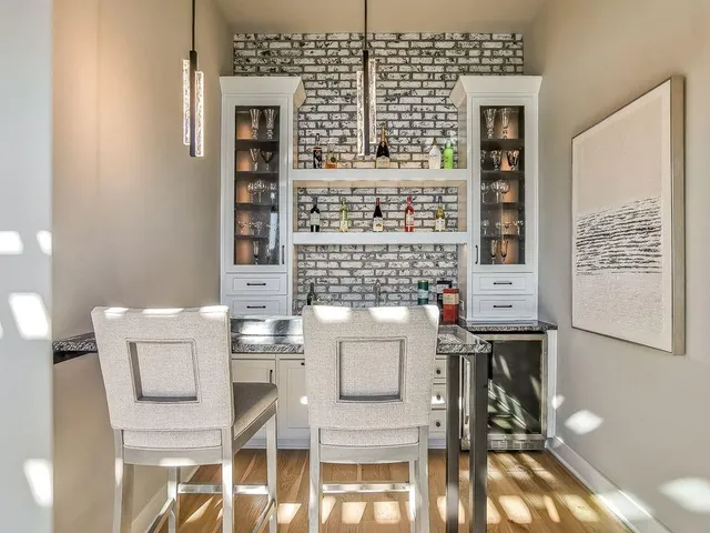 $1,282,900 | 2908 Northeast 102nd Street, Kansas City, MO 64155