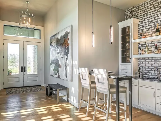 $1,282,900 | 2908 Northeast 102nd Street, Kansas City, MO 64155