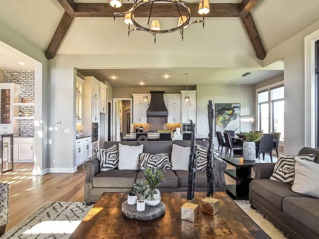 $1,282,900 | 2908 Northeast 102nd Street, Kansas City, MO 64155