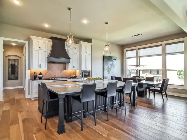 $1,282,900 | 2908 Northeast 102nd Street, Kansas City, MO 64155