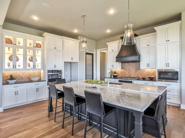 $1,282,900 | 2908 Northeast 102nd Street, Kansas City, MO 64155