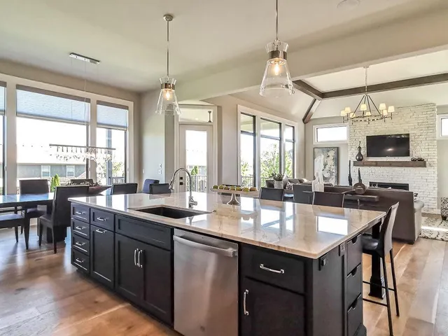 $1,282,900 | 2908 Northeast 102nd Street, Kansas City, MO 64155