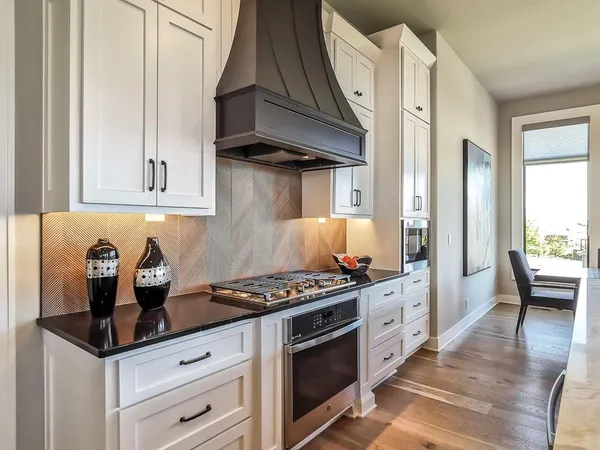 $1,282,900 | 2908 Northeast 102nd Street, Kansas City, MO 64155