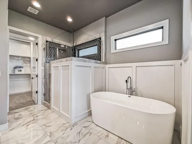 $1,282,900 | 2908 Northeast 102nd Street, Kansas City, MO 64155