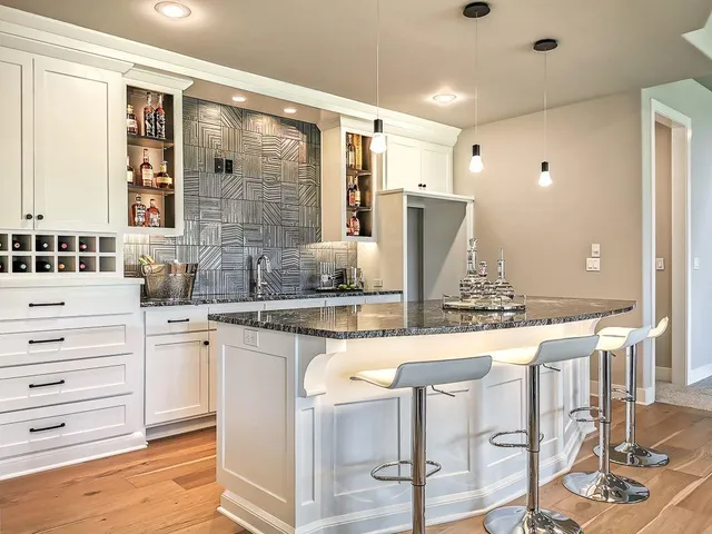 $1,282,900 | 2908 Northeast 102nd Street, Kansas City, MO 64155