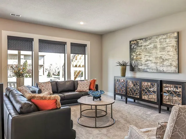 $1,282,900 | 2908 Northeast 102nd Street, Kansas City, MO 64155