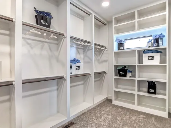 $1,282,900 | 2908 Northeast 102nd Street, Kansas City, MO 64155