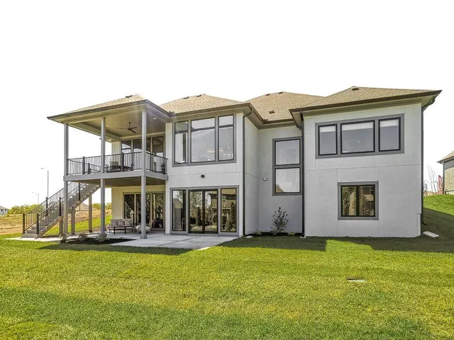 $1,282,900 | 2908 Northeast 102nd Street, Kansas City, MO 64155