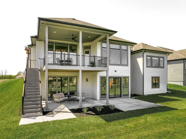 $1,282,900 | 2908 Northeast 102nd Street, Kansas City, MO 64155
