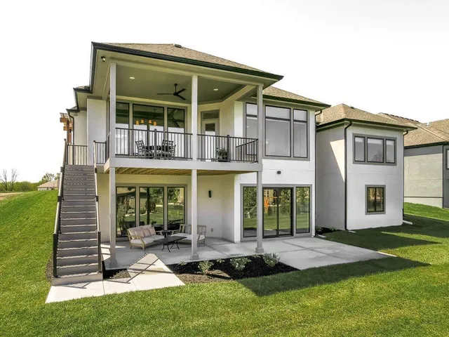 $1,282,900 | 2908 Northeast 102nd Street, Kansas City, MO 64155