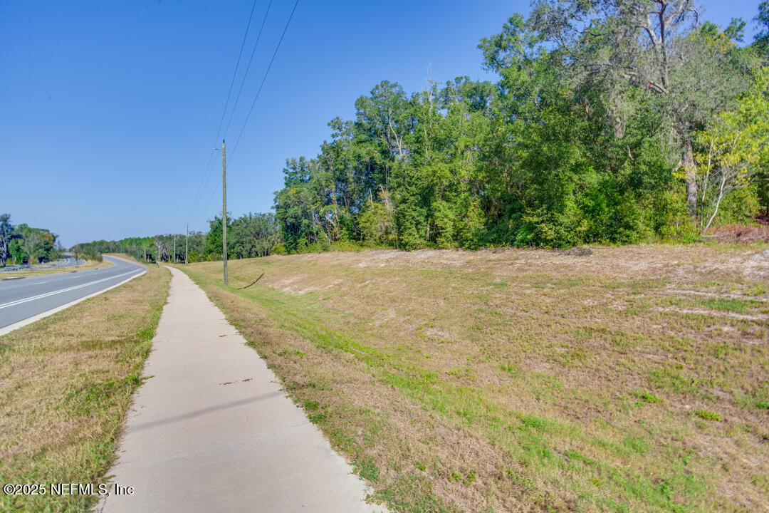 1926 Highway 20 Hawthorne, FL 32640 - Photo 11 of 13 a view of a street with a yard