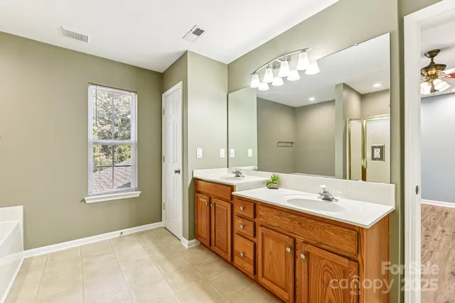 $595,000 | 2632 Windsor Chase Drive, Matthews, NC 28105