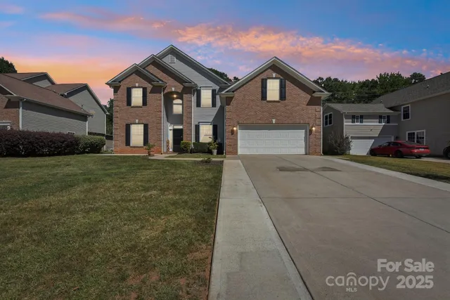 $595,000 | 2632 Windsor Chase Drive, Matthews, NC 28105