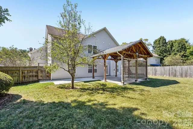 $595,000 | 2632 Windsor Chase Drive, Matthews, NC 28105