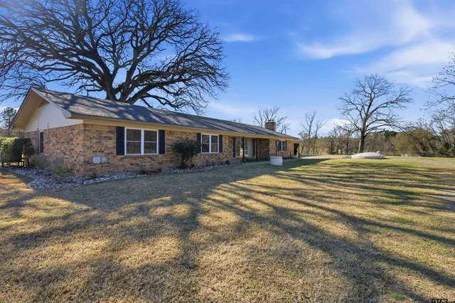 $855,000 | 3662 Acr 359, Palestine, TX 75801