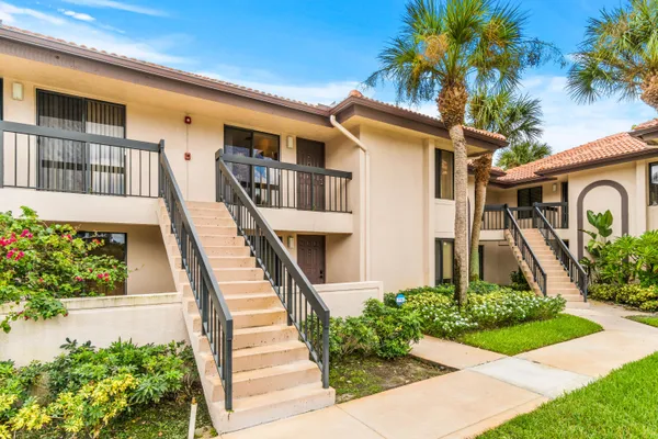 $2,500 | 5151 West Club Circle, Unit 206, Boca Raton, FL 33487
