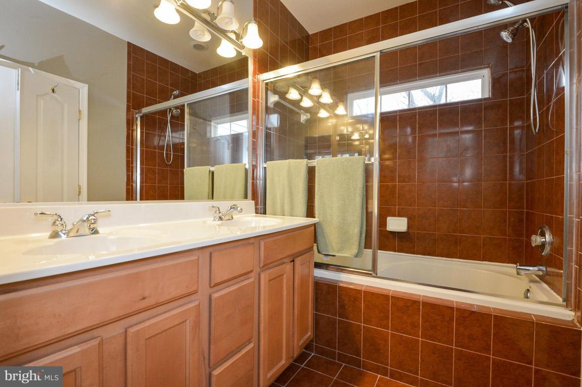 8158 Mississippi Road Laurel, MD 20724 - Photo 9 of 15 Bath (Master)