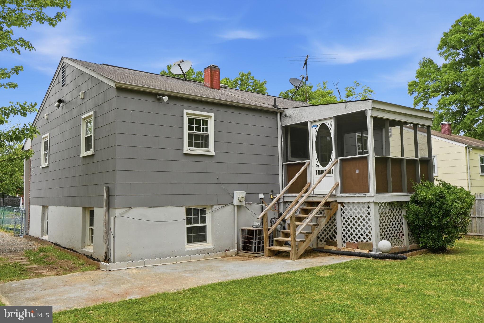 9705 Locust Avenue Lanham, MD 20706 - Photo 24 of 37