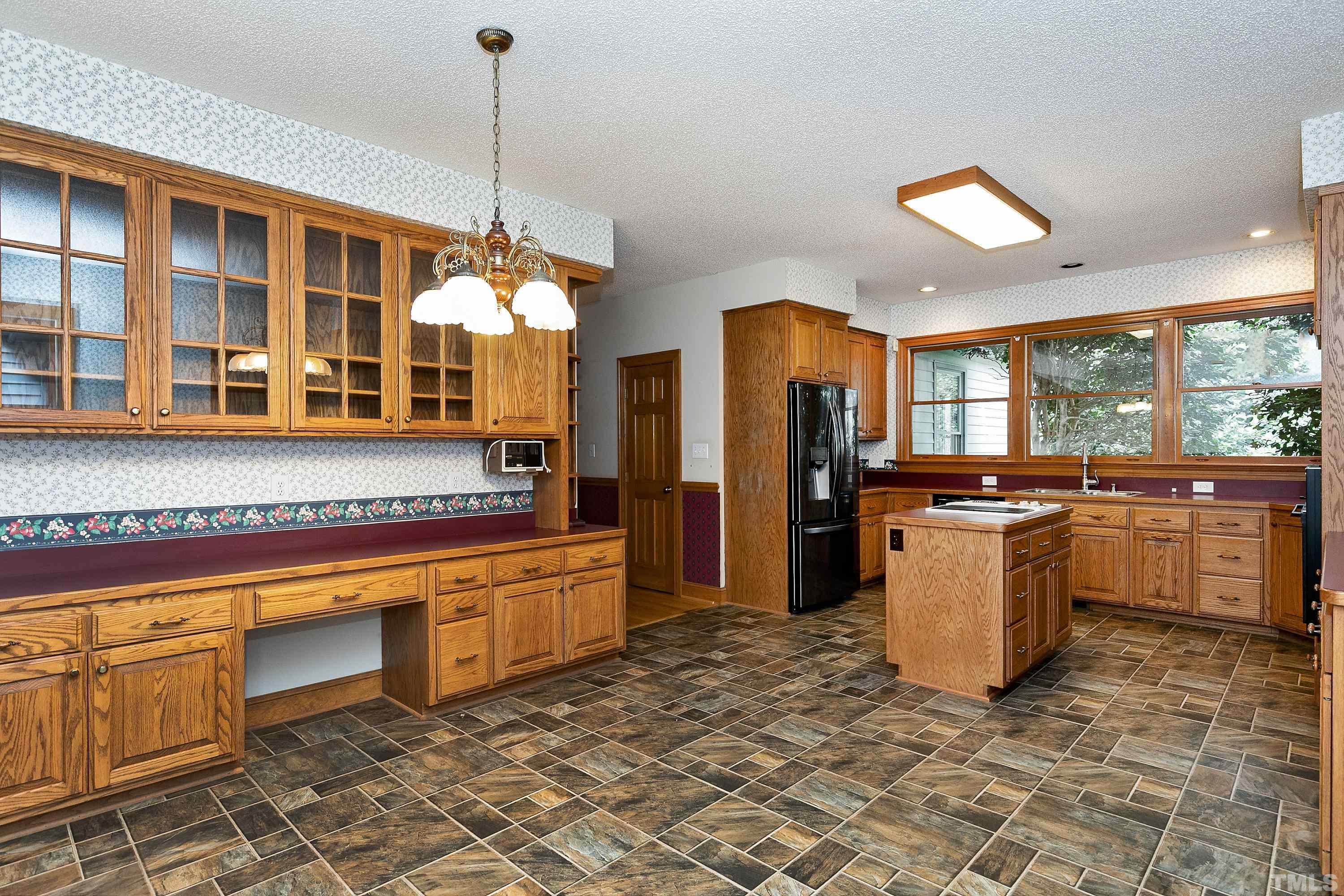 2432 High Ridge Drive Raleigh, NC 27606 - Photo 11 of 32 Gallery Image 11