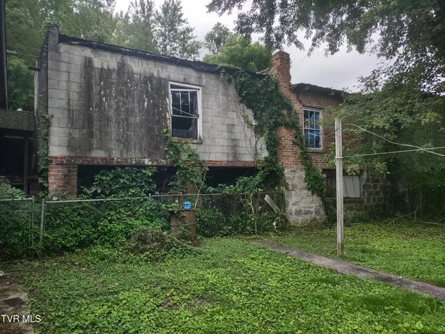 $22,000 | 200 East Water Street, Pocahontas, VA 24635