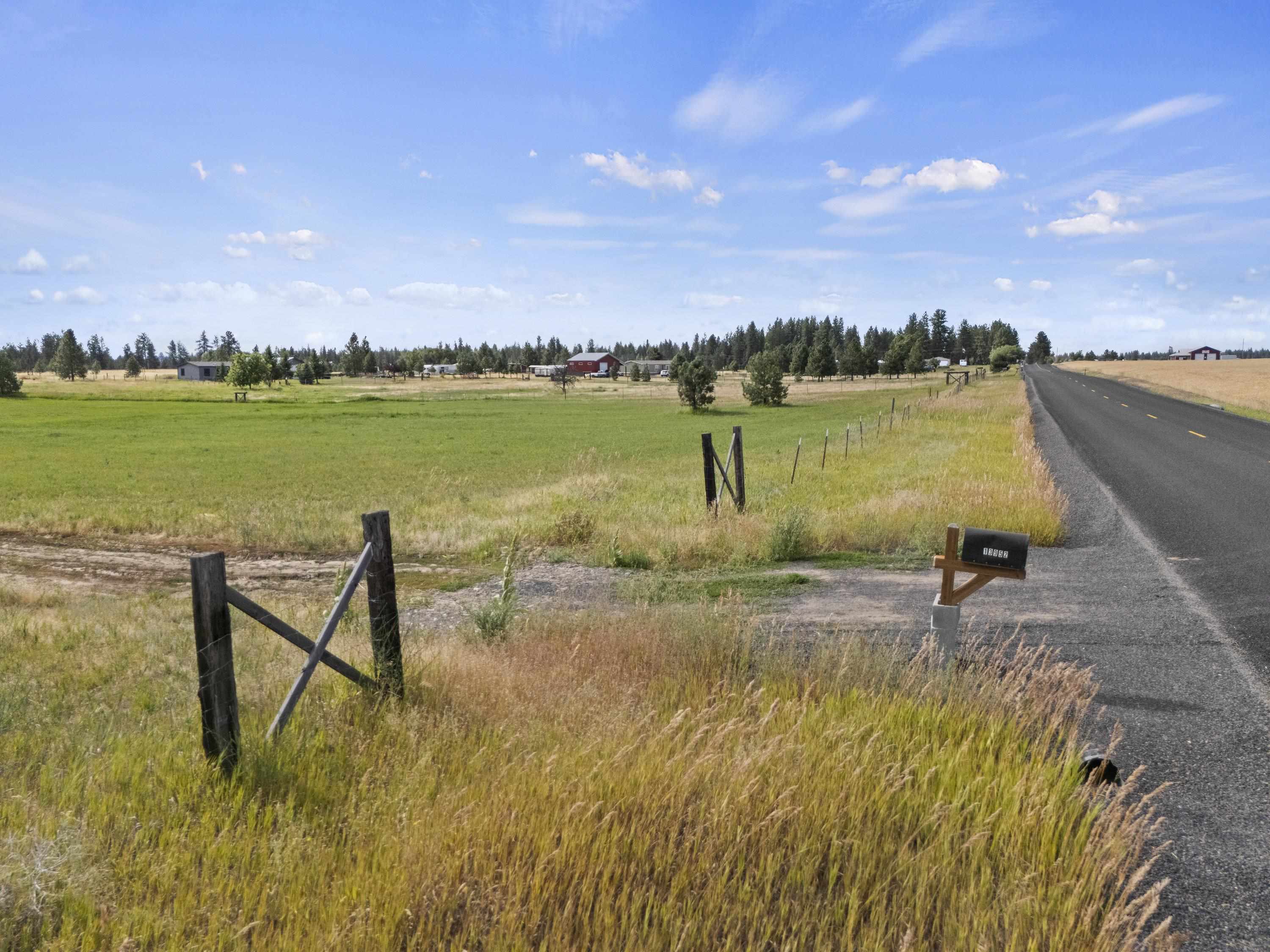 13952 North Dover Road Nine Mile Falls, WA 99026 - Photo 4 of 29