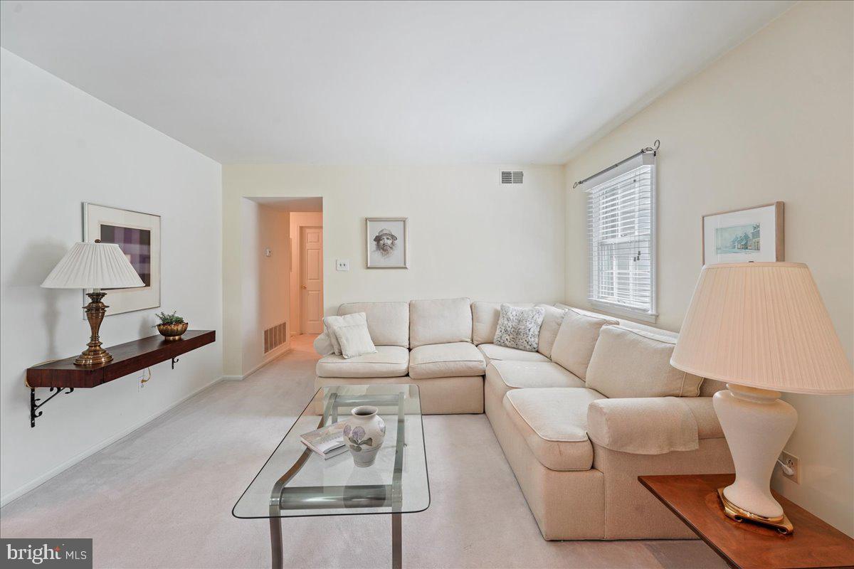 102 Meadow Court, Unit 102 Glen Mills, PA 19342 - Photo 5 of 28