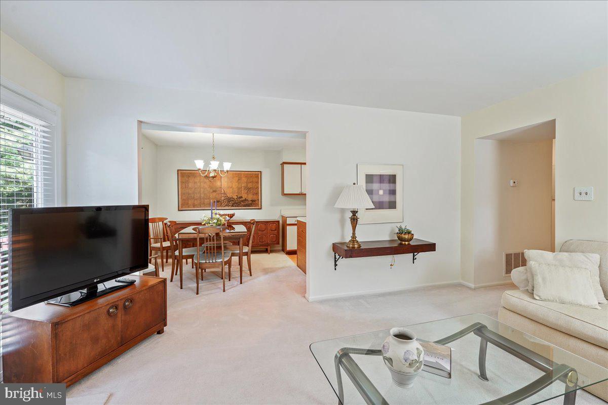 102 Meadow Court, Unit 102 Glen Mills, PA 19342 - Photo 7 of 28