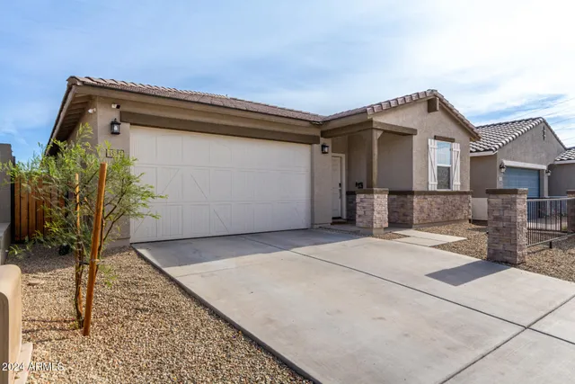 $2,050 | 1971 South 241st Drive, Buckeye, AZ 85326
