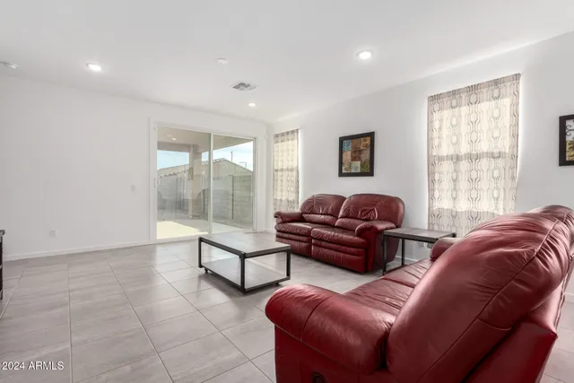 $2,050 | 1971 South 241st Drive, Buckeye, AZ 85326