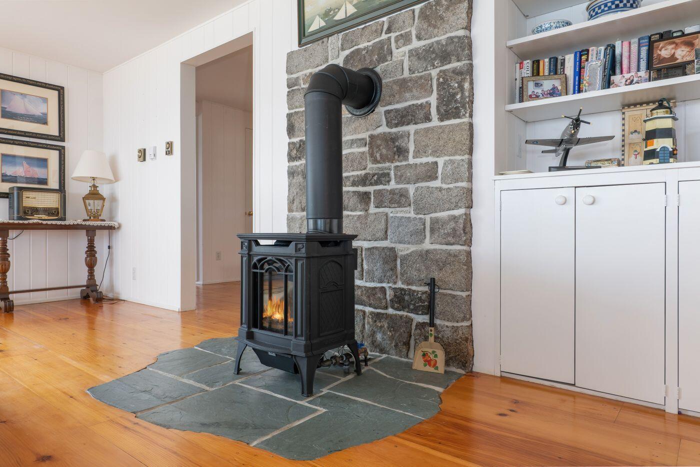 17 Mill Pond Road Gouldsboro, ME 04624 - Photo 12 of 34 W13-ME2025-12SandCoveCottage