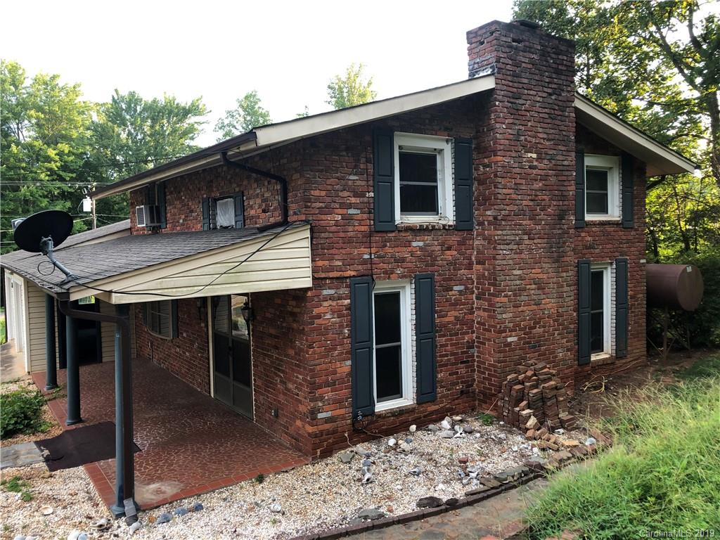 1063 Summers Road Valdese, NC 28690 - Photo 3 of 12 Gallery Image 3