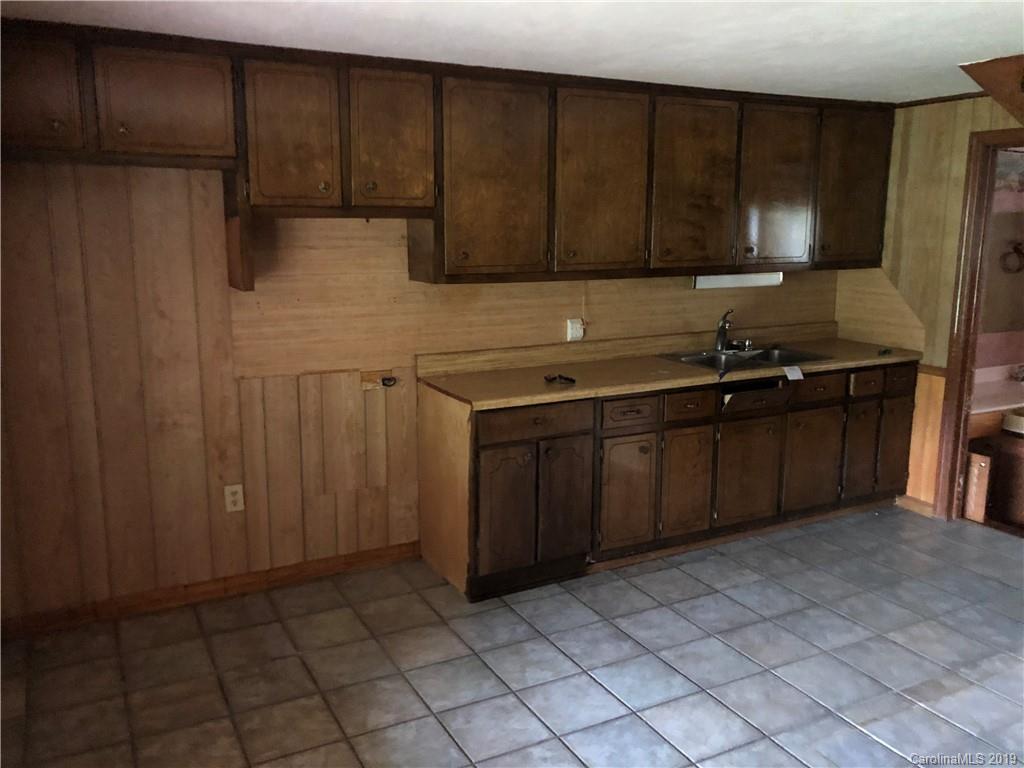 1063 Summers Road Valdese, NC 28690 - Photo 7 of 12 Gallery Image 7