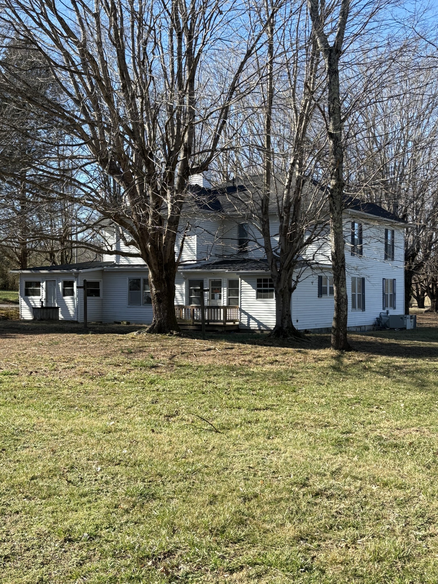 328 Lafayette Road Red Boiling Springs, TN 37150 - Photo 12 of 34 a front view of house with yard