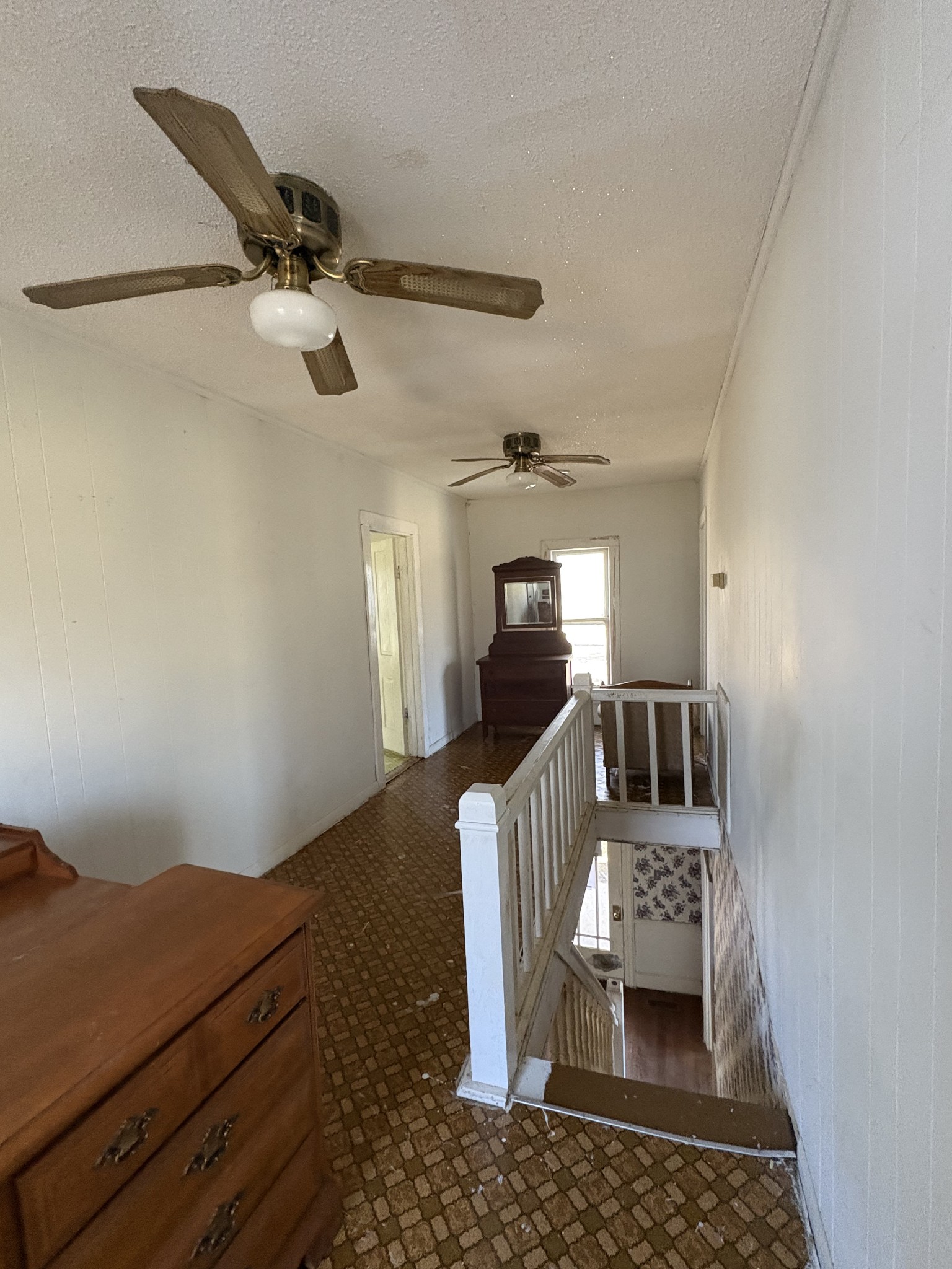 328 Lafayette Road Red Boiling Springs, TN 37150 - Photo 25 of 34 a living room with furniture and a rug