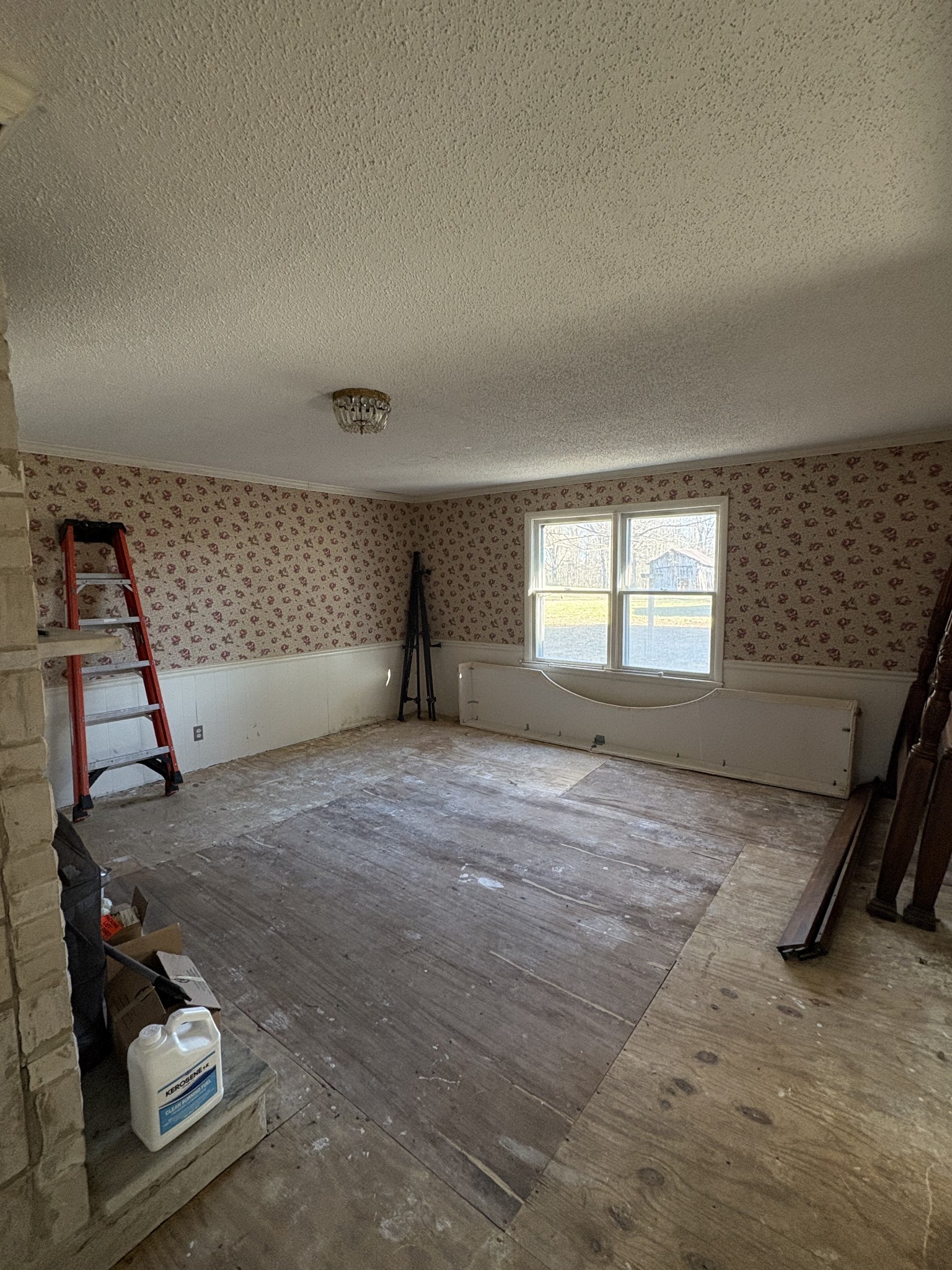 328 Lafayette Road Red Boiling Springs, TN 37150 - Photo 34 of 34 a view of empty room with wooden floor and fan