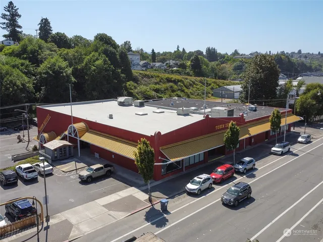 $2,000 | 228 West 1st Street, Unit A, Port Angeles, WA 98362