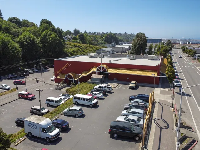 $2,000 | 228 West 1st Street, Unit A, Port Angeles, WA 98362