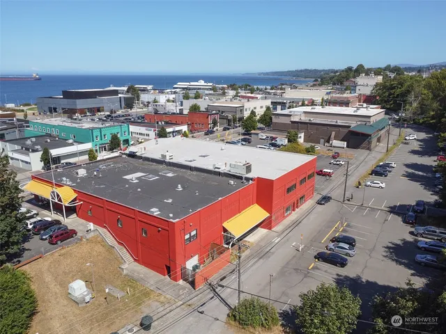 $2,000 | 228 West 1st Street, Unit A, Port Angeles, WA 98362