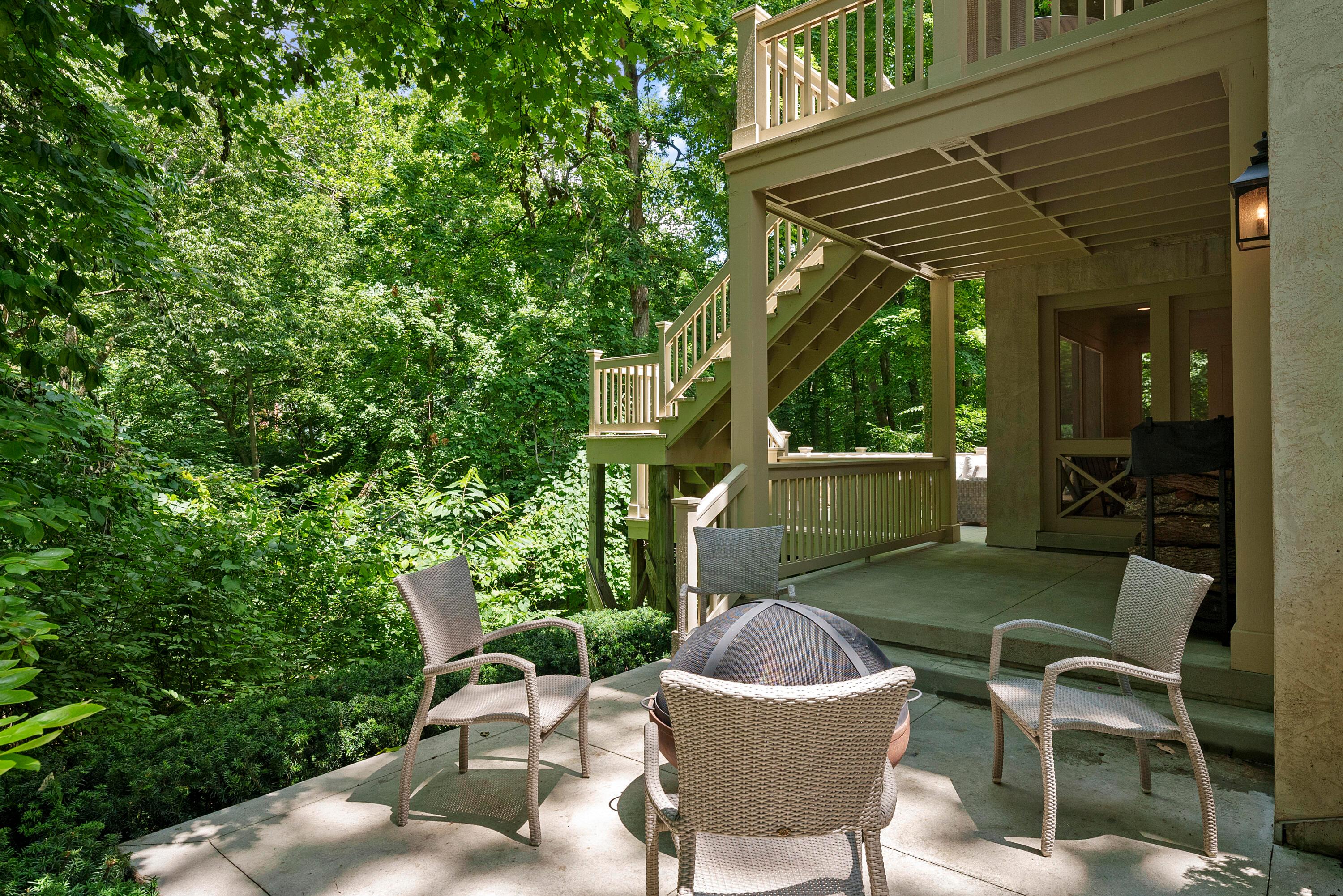 2730 Edington Road Columbus, OH 43221 - Photo 55 of 70 Smaller Cozy Patio
