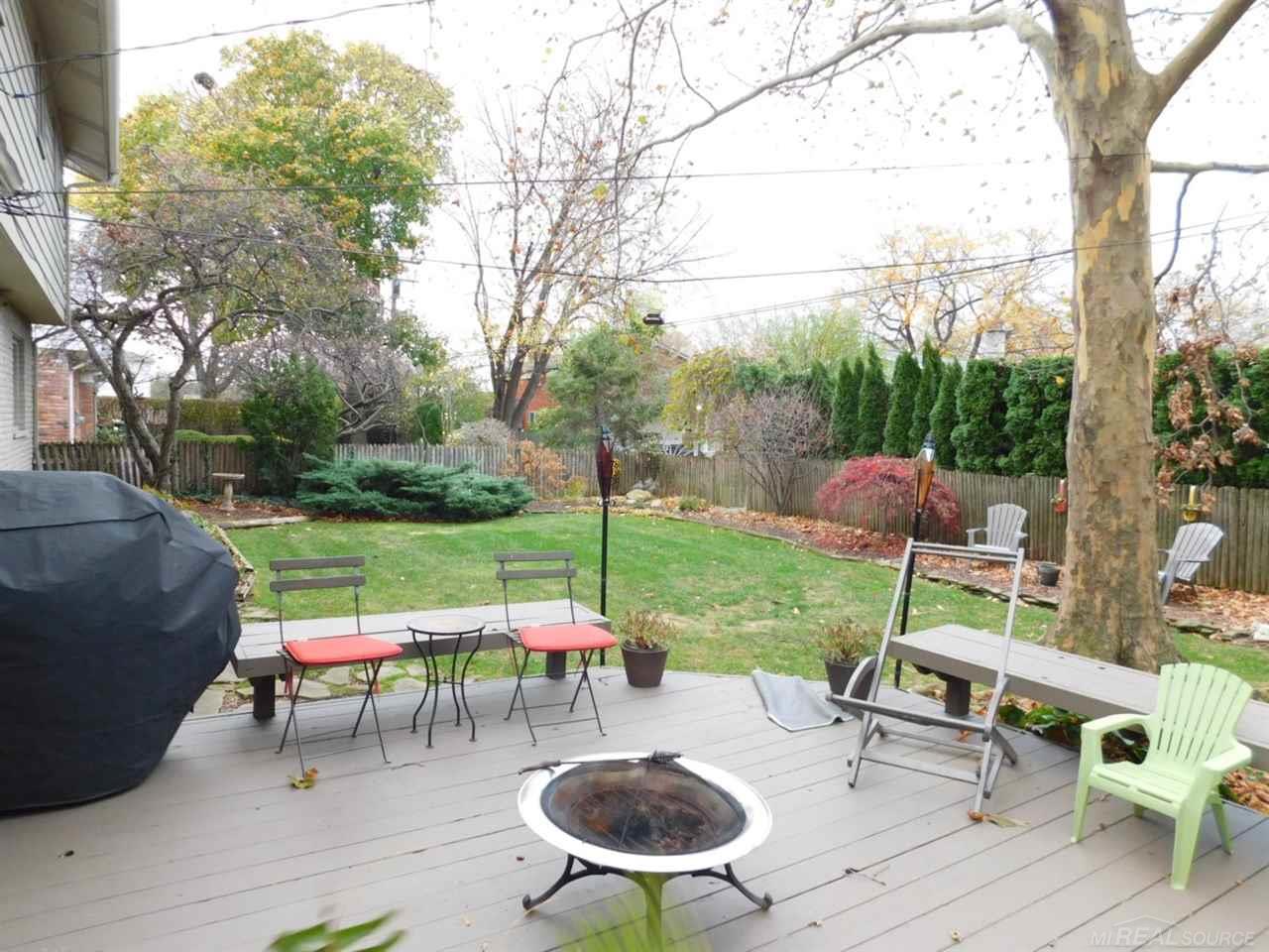 1091 Canterbury Road Grosse Pointe Woods, MI 48236 - Photo 19 of 26