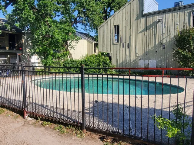 $67,000 | 5625 Antoine Drive, Unit 1705, Houston, TX 77091