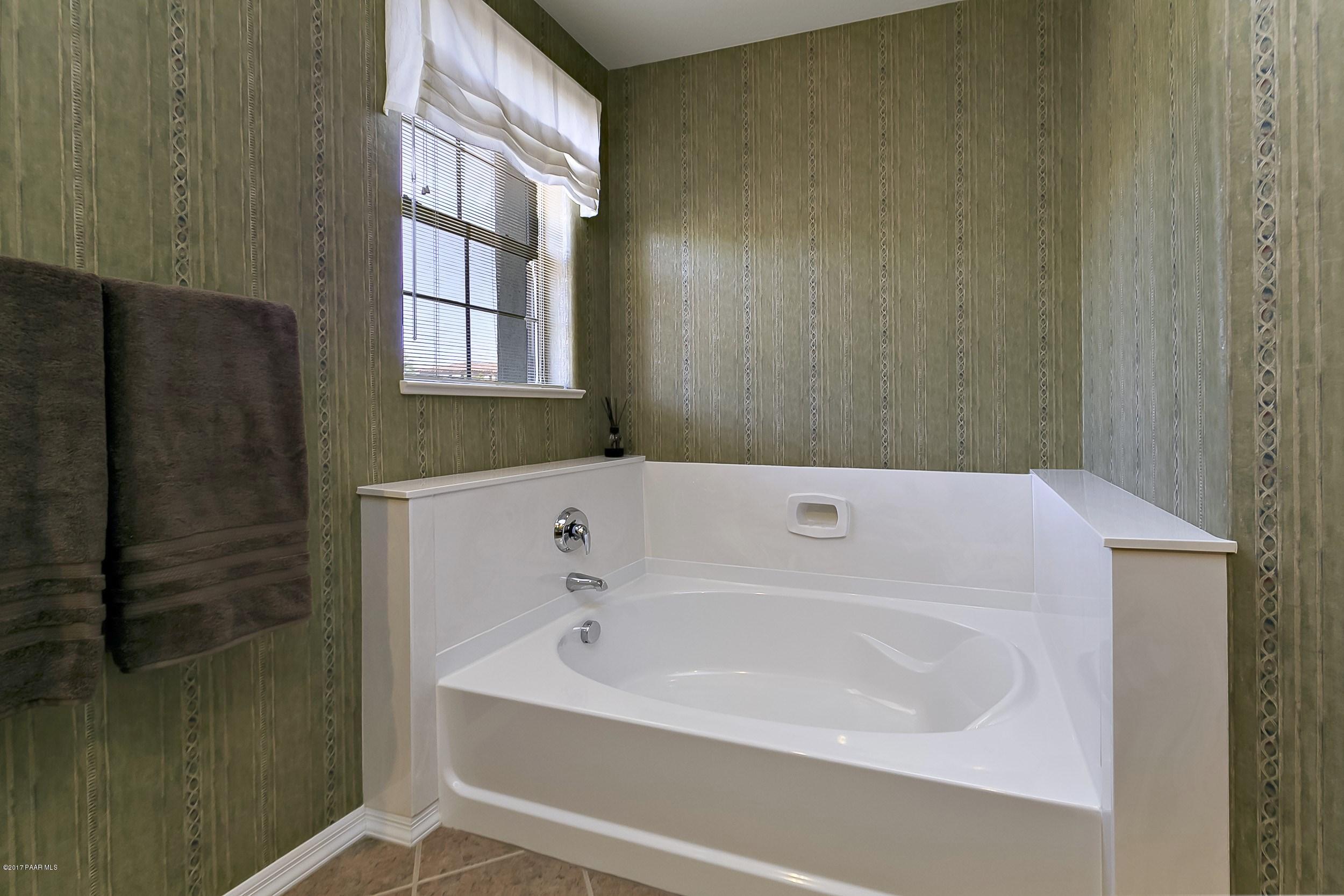 1879 North Swayback Road Prescott Valley, AZ 86314 - Photo 9 of 25 009_Master Bathroom