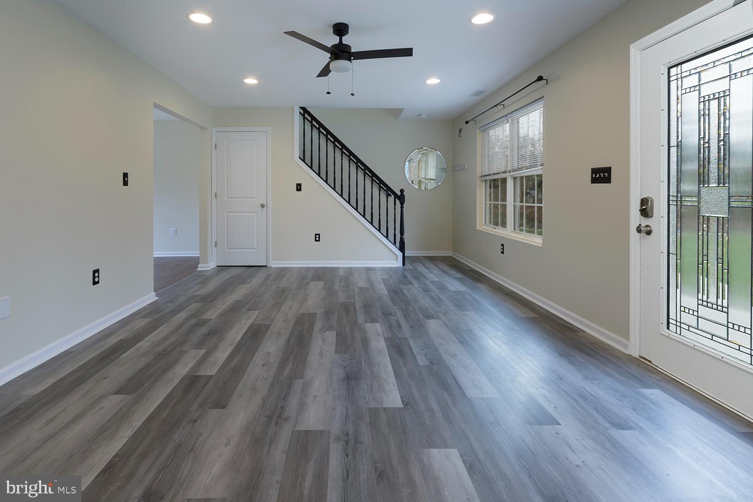 3 Rancocas Boulevard Mount Laurel, NJ 08054 - Photo 2 of 16 Entry to living/dining room