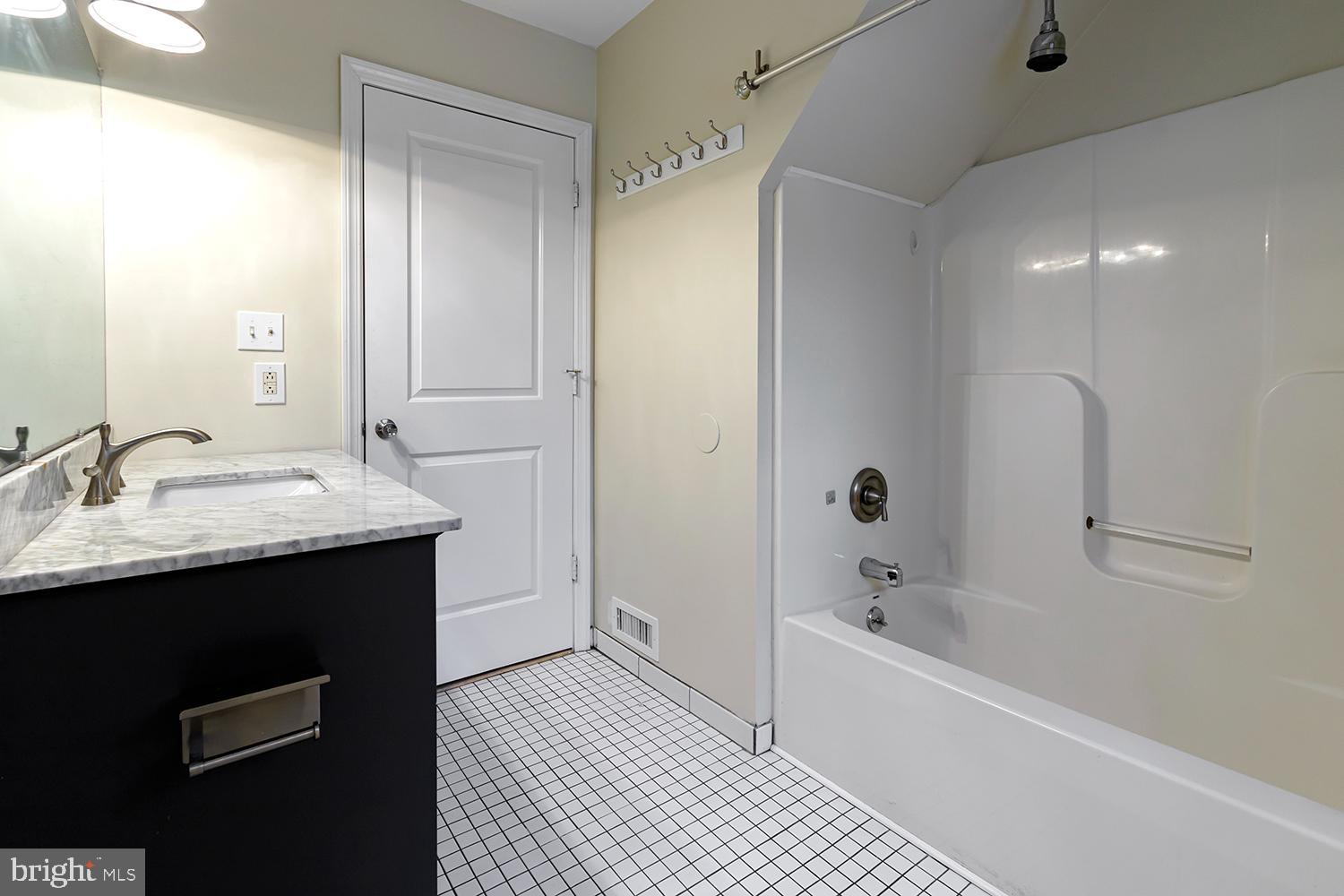 3 Rancocas Boulevard Mount Laurel, NJ 08054 - Photo 16 of 16 Full bathroom