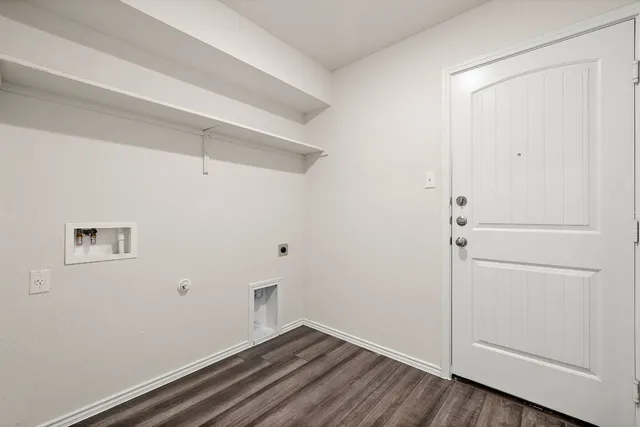 a view of an outdoor space and tv